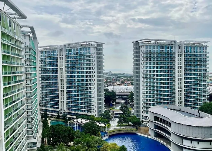 Azure View 1br Near At The Airport Apartamento